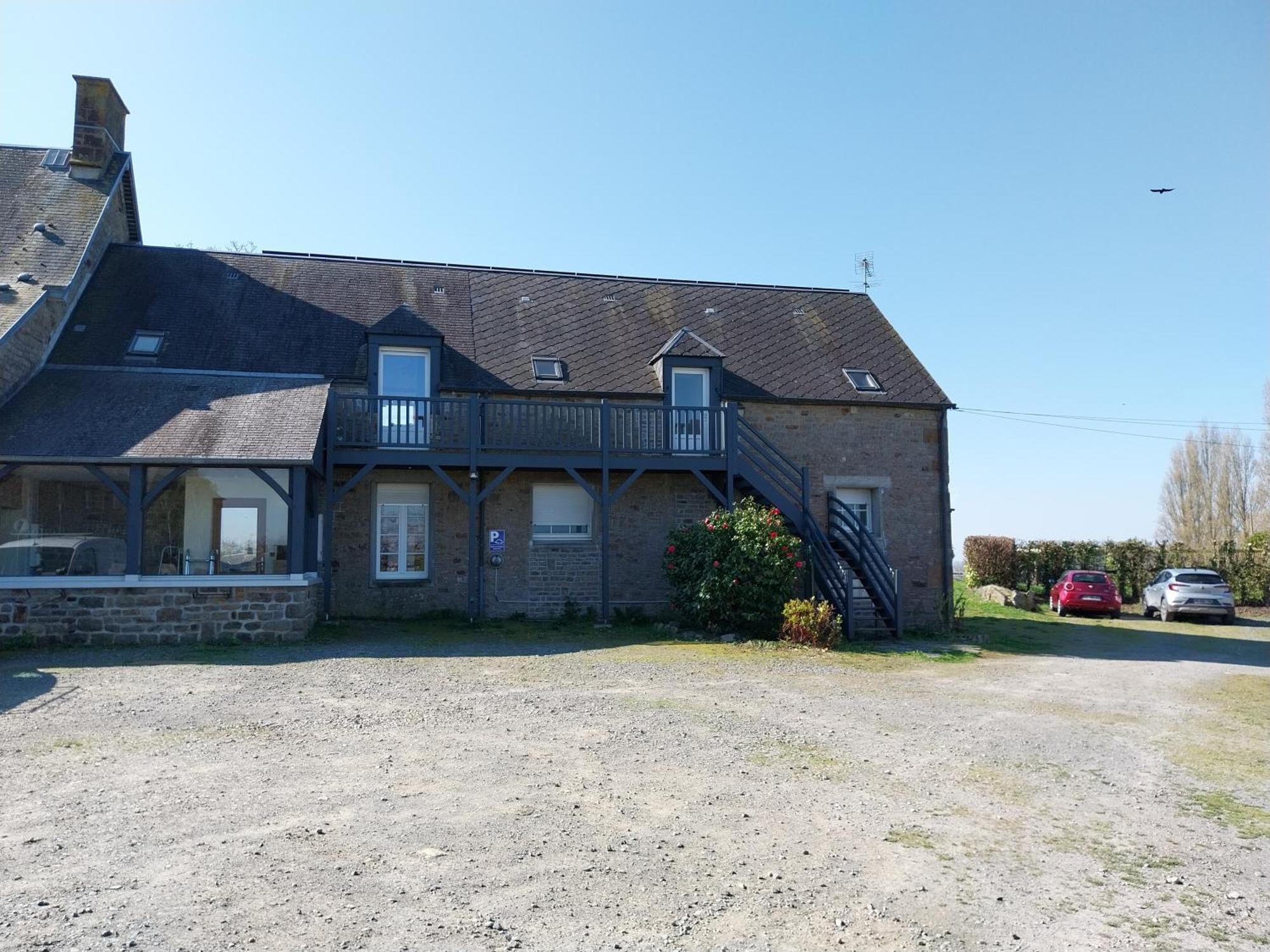 Maison Chaleureuse Avec Terrasse Et Vue Baie Авранш Екстериор снимка